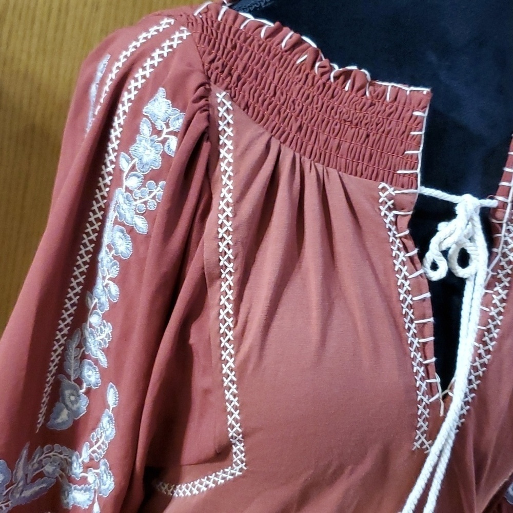 Gimmicks balloon sleeve embroidery boho rust orange smocked top - Picture 2 of 9